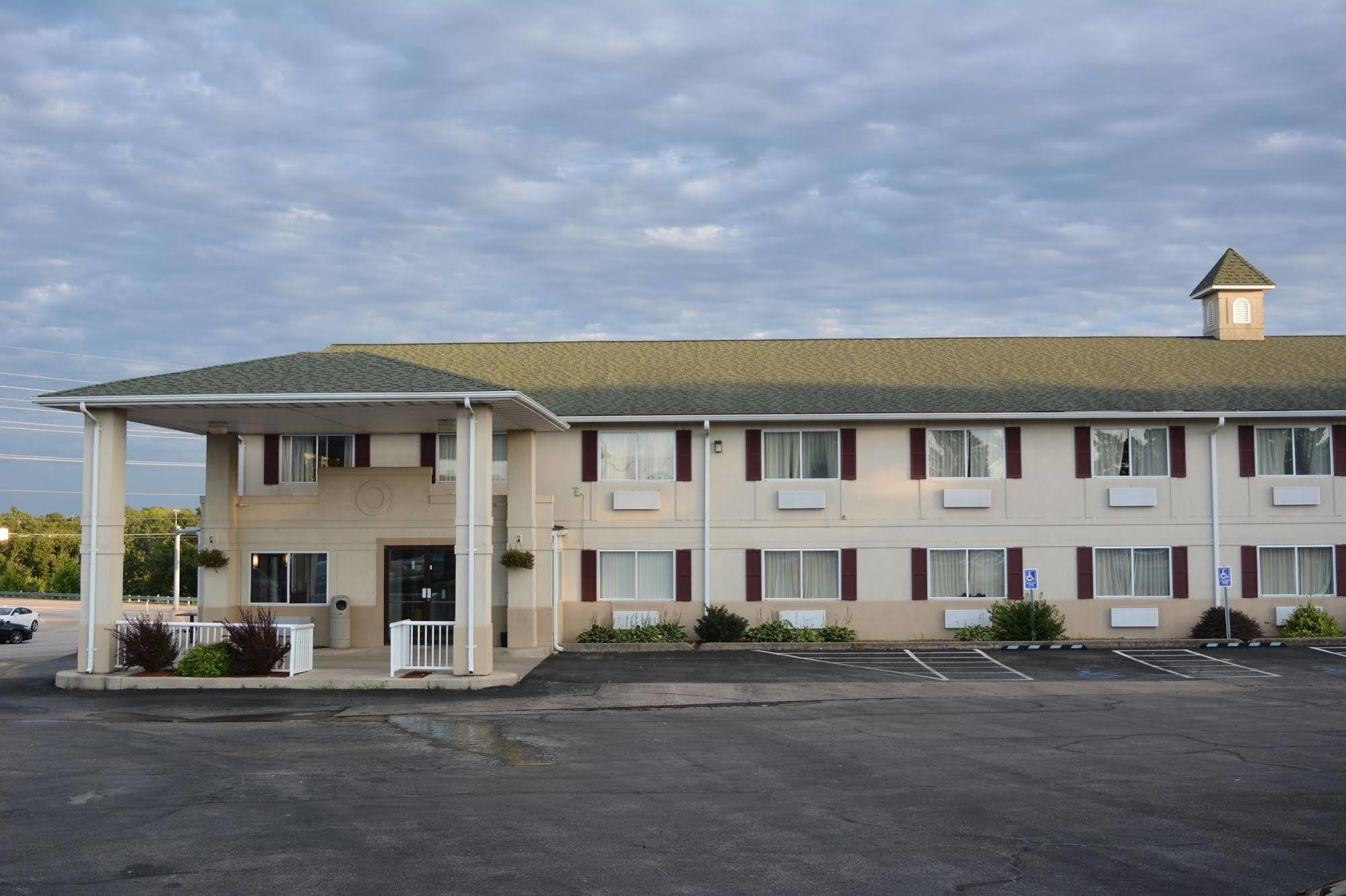 Days Inn By Wyndham Osage Beach Lake Of The Ozarks Exterior photo